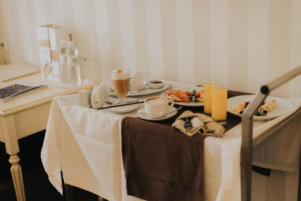 Premier Geneva Hotel オデッサ エクステリア 写真
